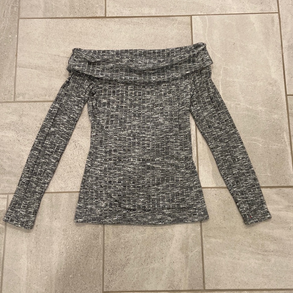 GUESS Off the Shoulder Grey Sweater, Size Small (in NEW condition)